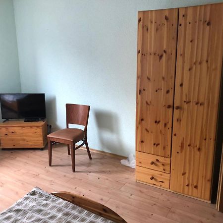 Monteurunterkunft Oberhausen-Rheinhausen Eksteriør billede