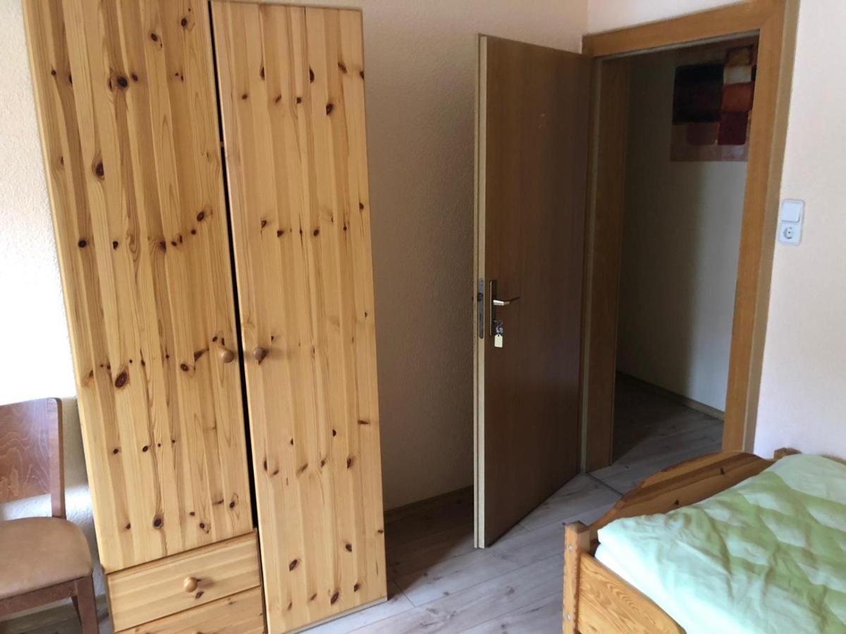 Monteurunterkunft Oberhausen-Rheinhausen Eksteriør billede