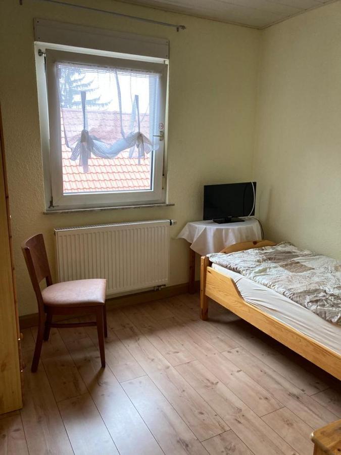 Monteurunterkunft Oberhausen-Rheinhausen Eksteriør billede