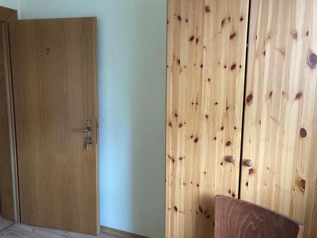 Monteurunterkunft Oberhausen-Rheinhausen Eksteriør billede